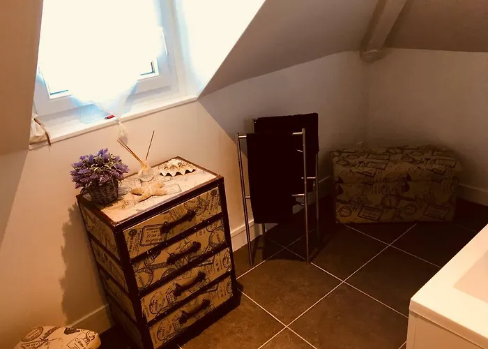 Sous Les Toits D'honfleur Honfleur