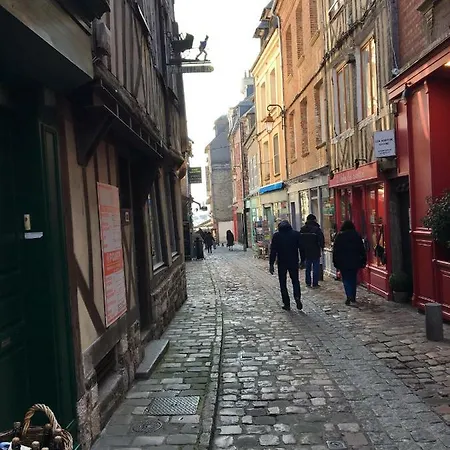 Sous Les Toits D'honfleur オンフルール