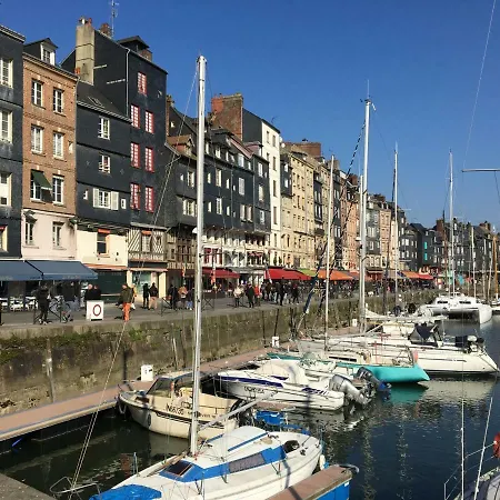 Sous Les Toits D'honfleur * Honfleur