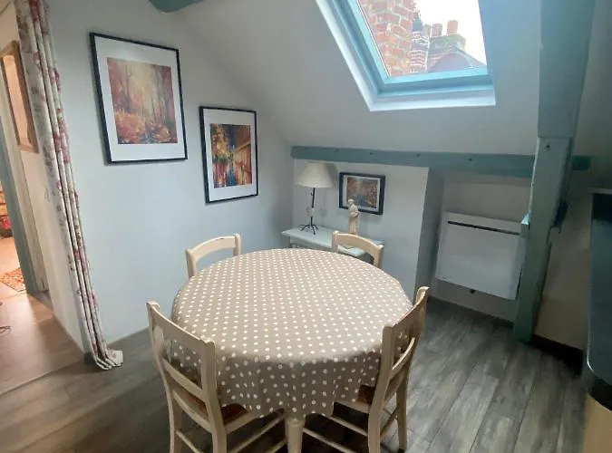 Sous Les Toits D'honfleur Apartment *